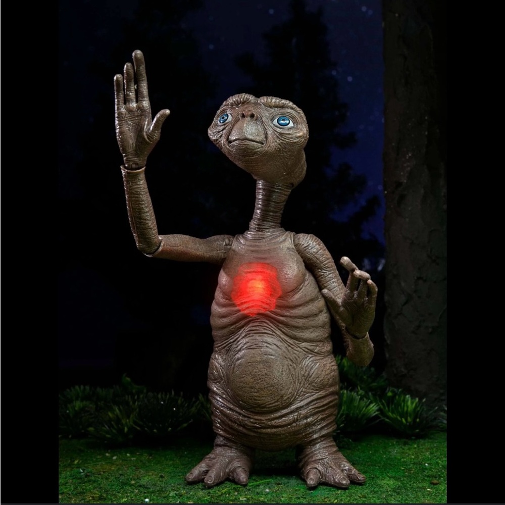 E.T. - 40th Anniversary E.T. Ultimate 7" Action Figure
